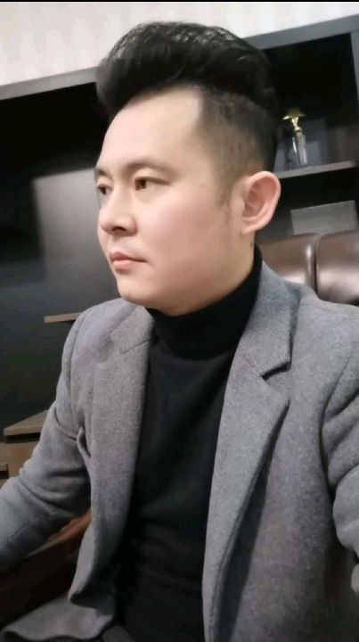 男人黄金15年,是33到48岁,不要把这宝贵时间,浪费在没有意义应酬上,这