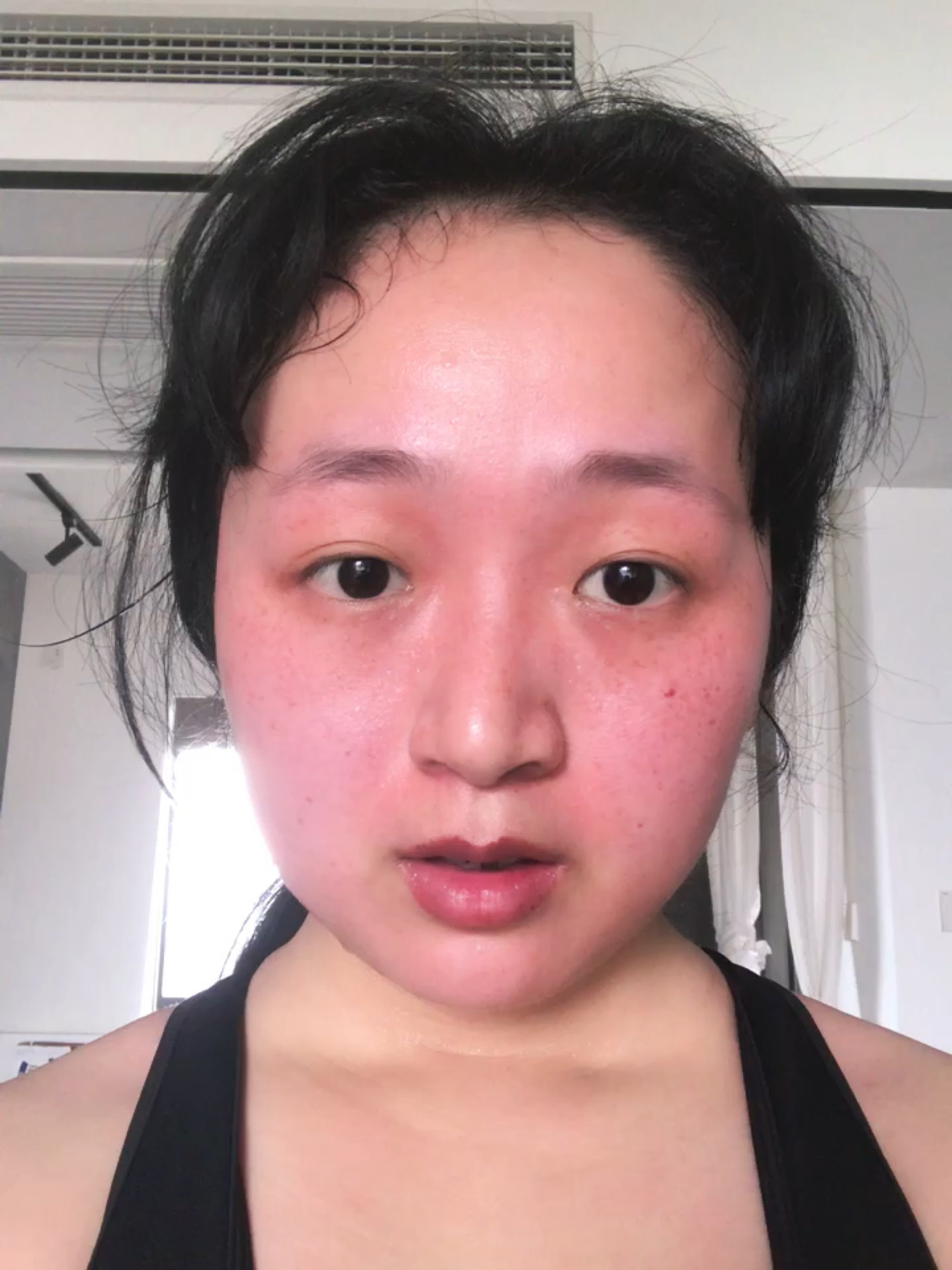 整个脸通红 但是汗少了
