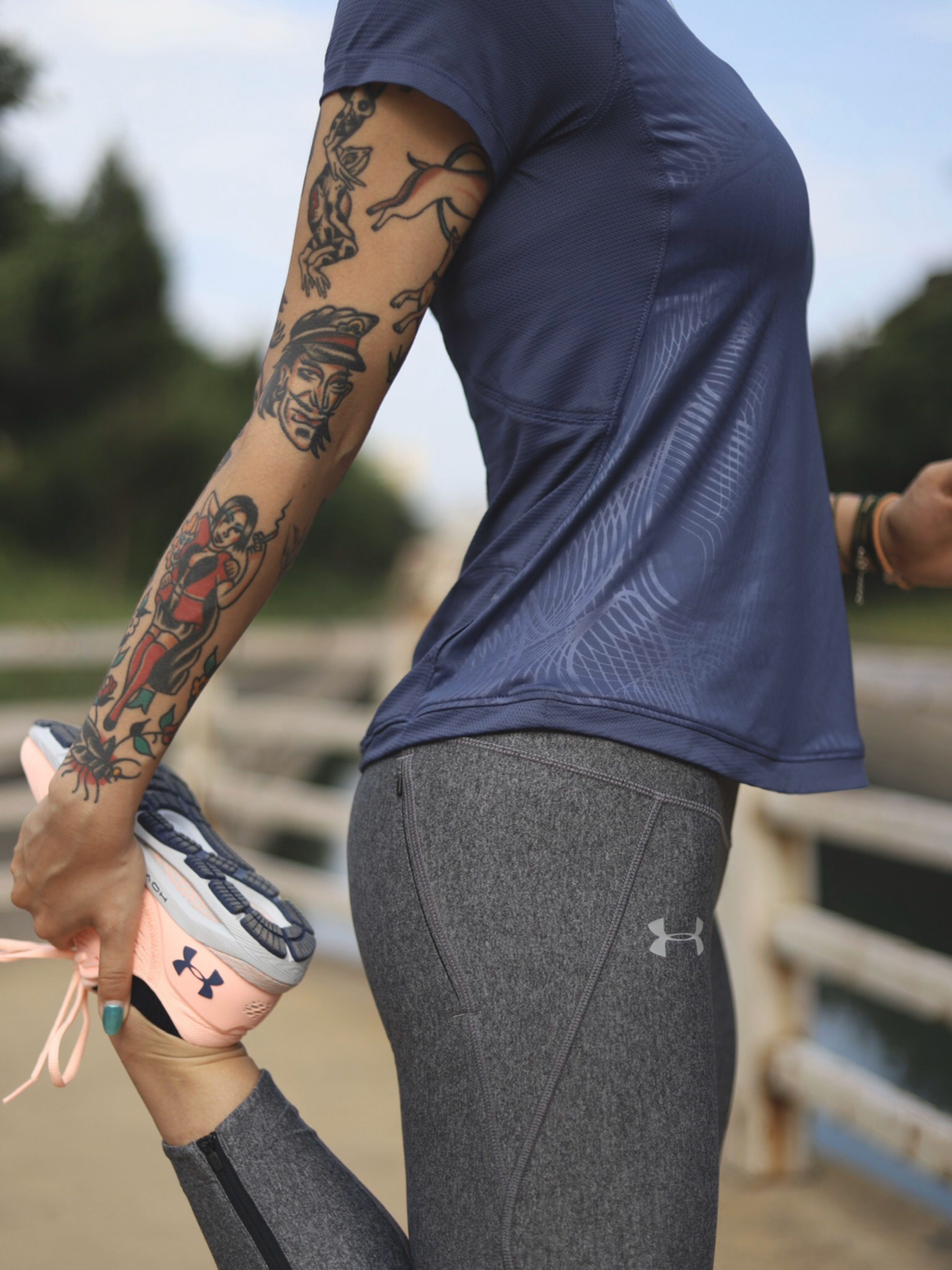 《ua女孩之消失的腹肌》