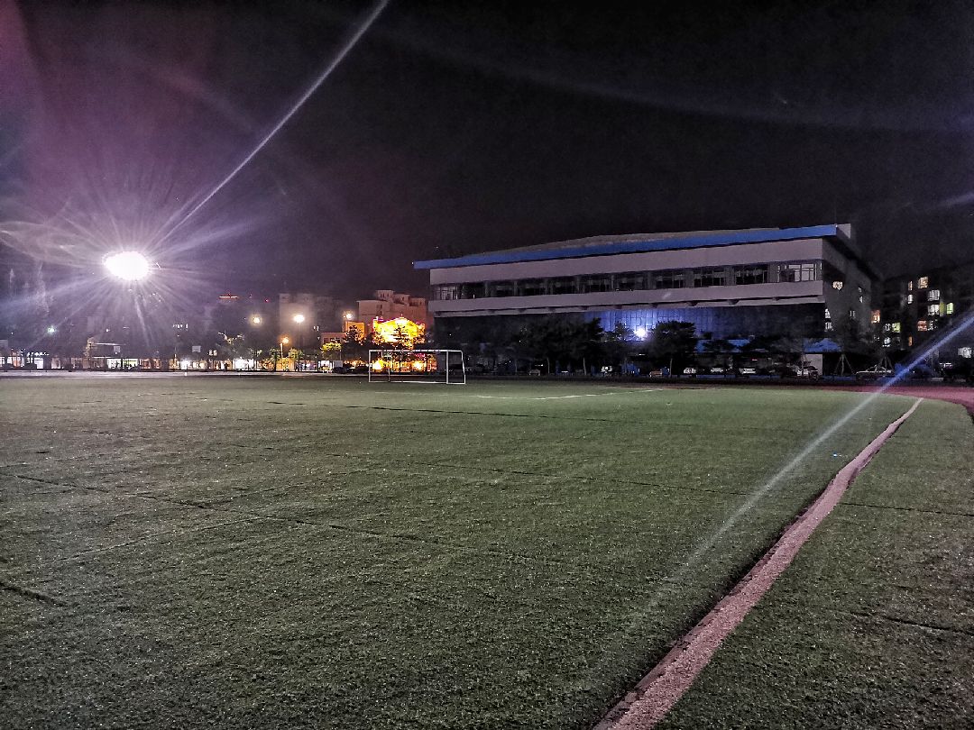 04公里, 32分48秒  完成 巴特尔体育场  获得了连跑12周徽章  开启