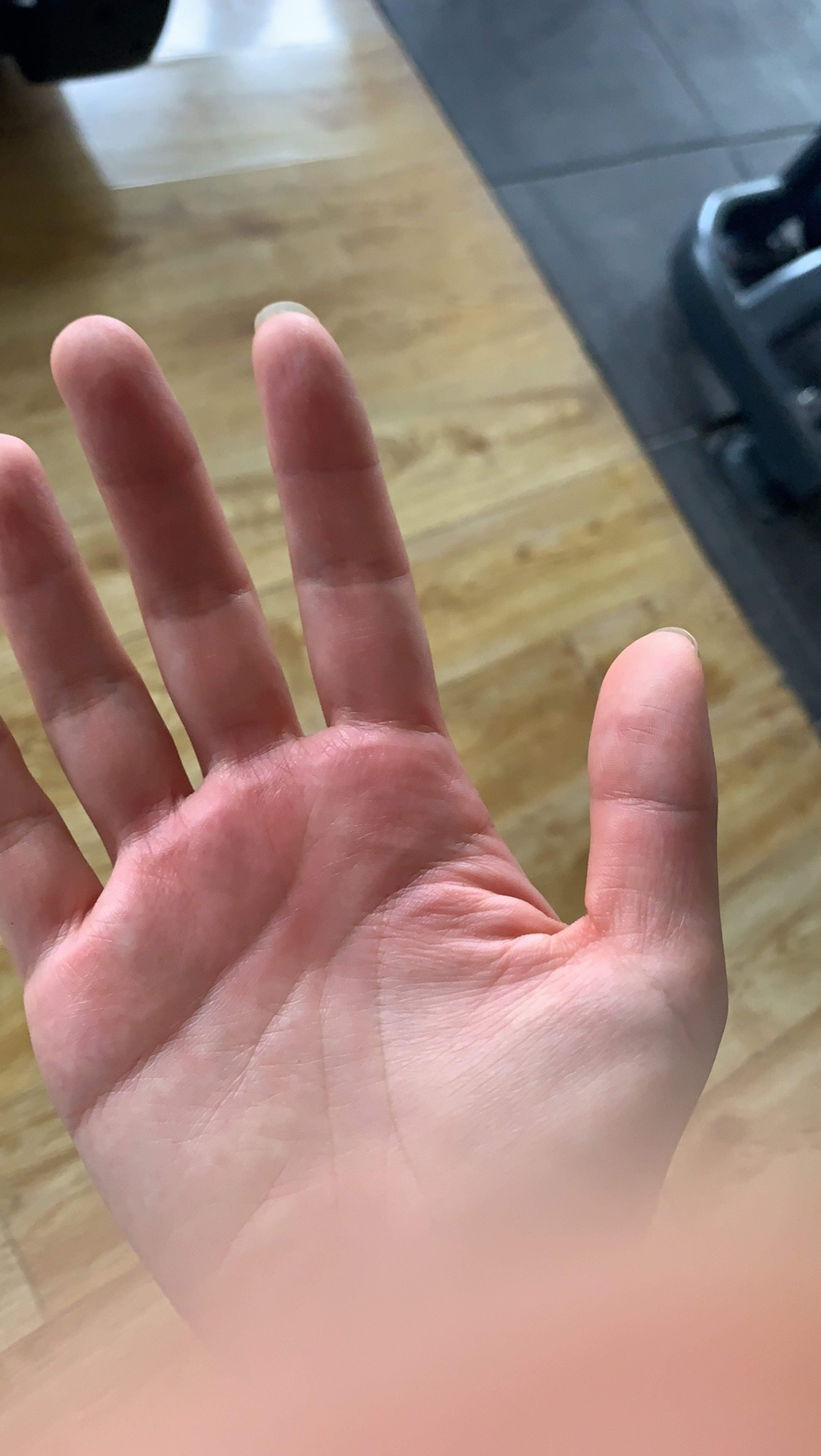 健身房撸铁的手