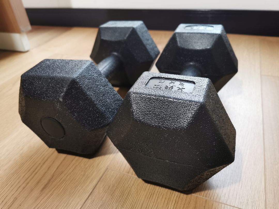 打卡第五天,标准5kg哑铃躁起来!