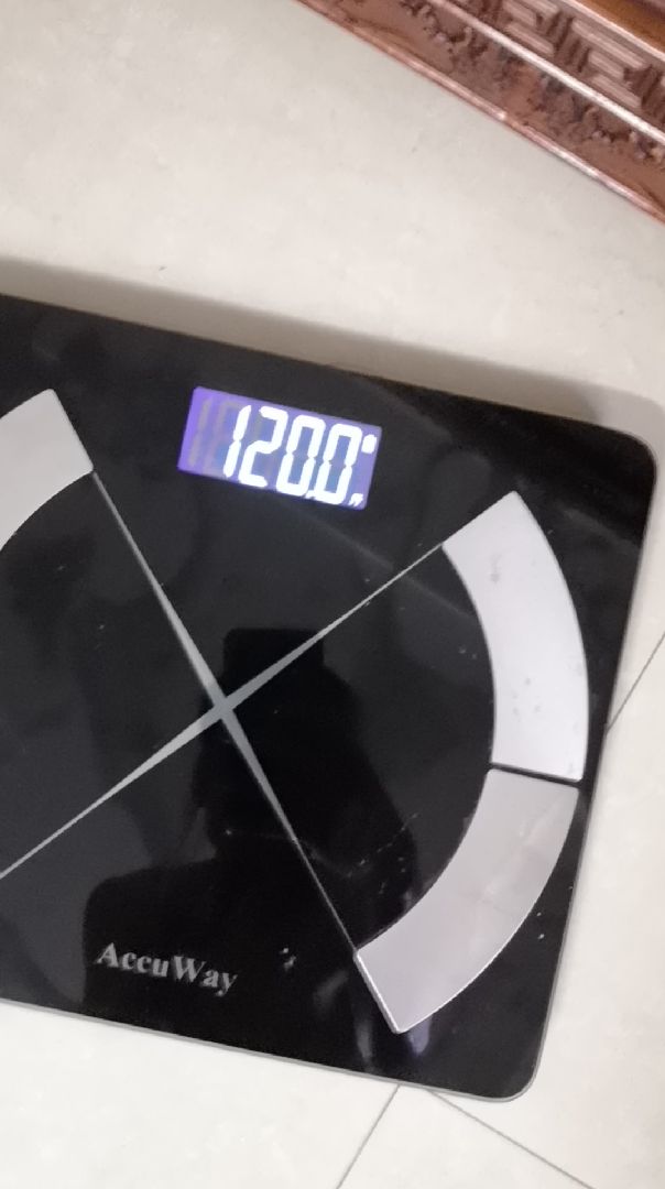 今天早上空腹体重121.8,现在跑完步120