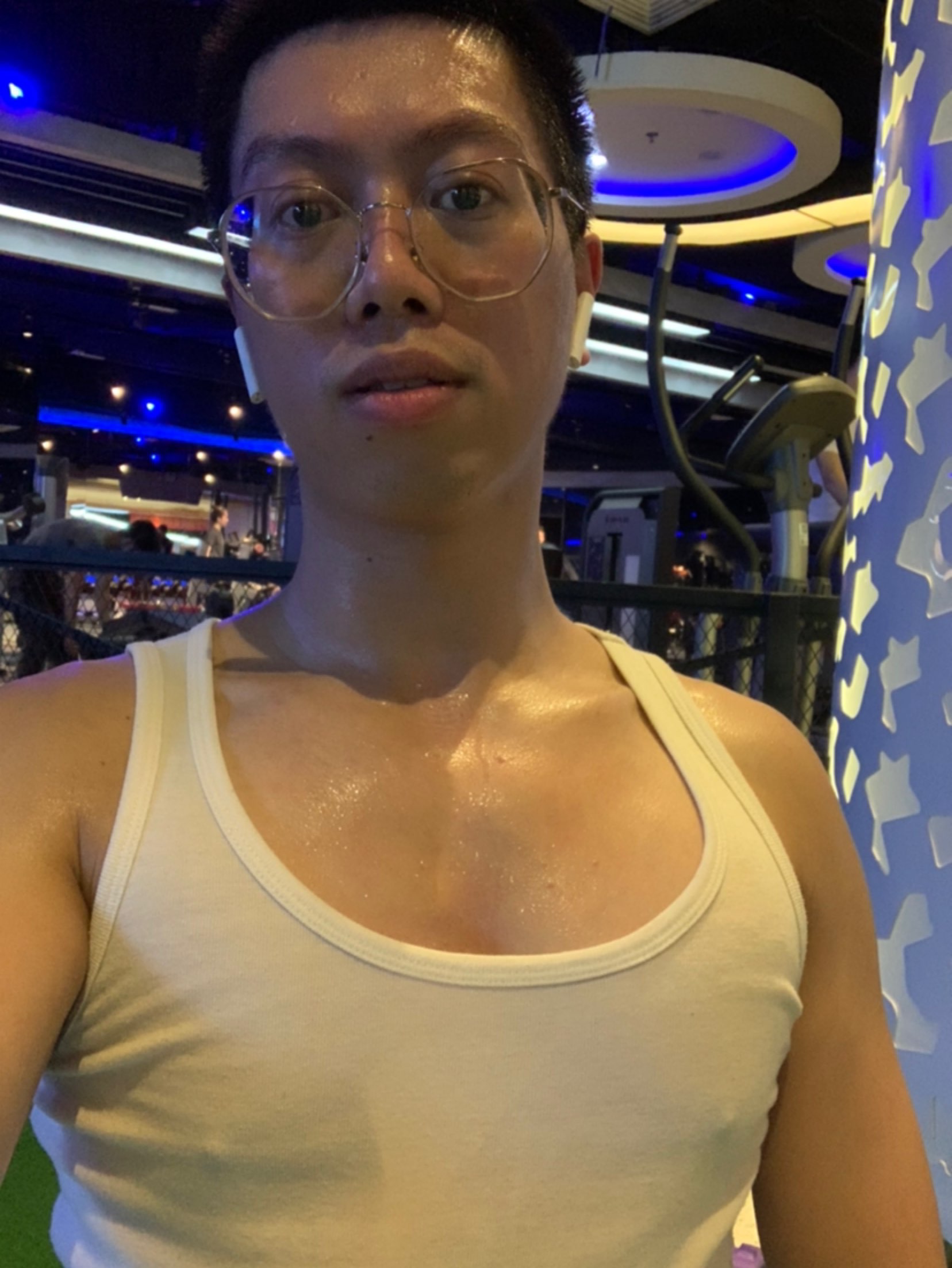 参与  完成 腹肌撕裂者进阶 第35次  用 live 模式实时分享健身进展