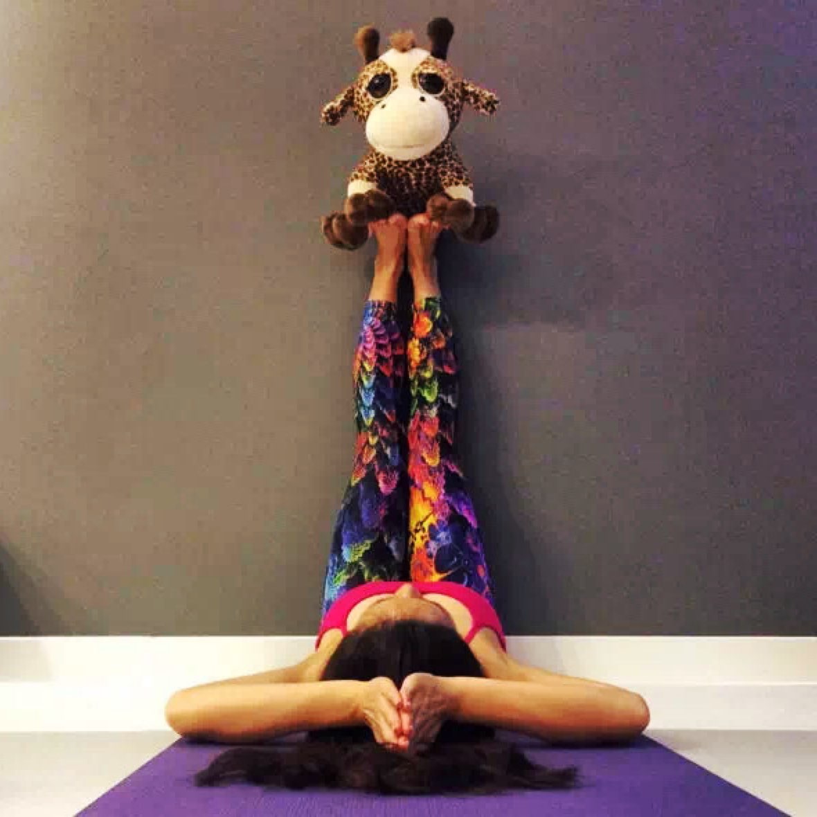 "靠墙倒卧式"结合倒立姿势的好处