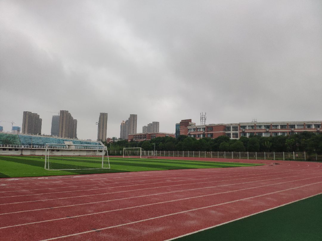 04公里, 39分51秒  完成 南昌航空大学的田径场  开启跑步实况 精彩