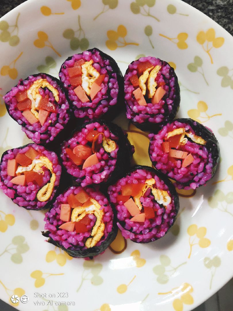 晚餐打卡火龙果寿司