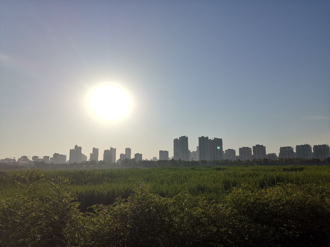 现在五点半太阳已经很大了,我该几点起来呢,今天的路线哪里有阴凉哪里