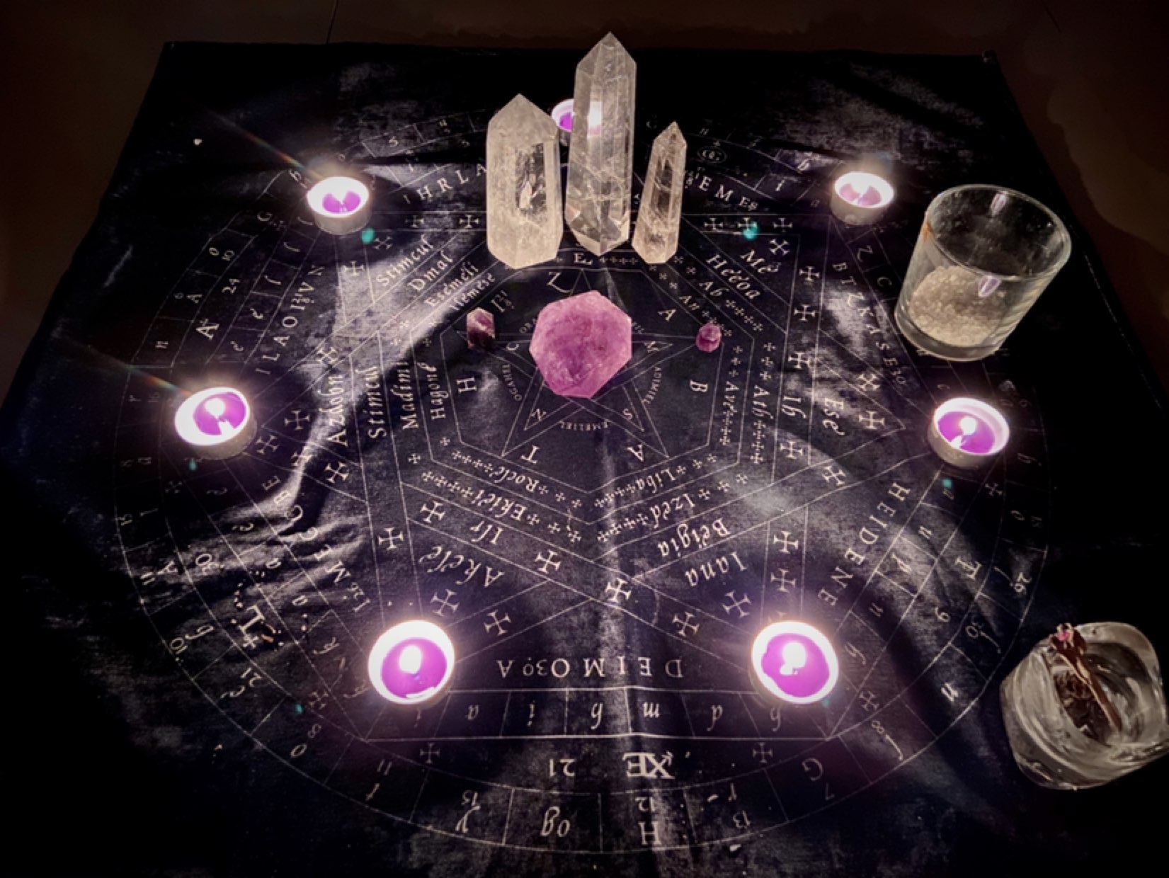 不该摘戒指 也许月相选的不对 听信了他人的话对天象盘的心理暗示太大