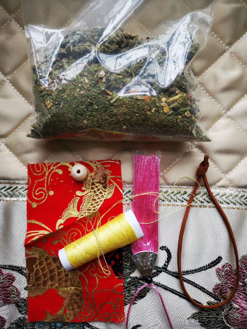 親手製作艾草香包,祈福平安!祝大家端午安康!