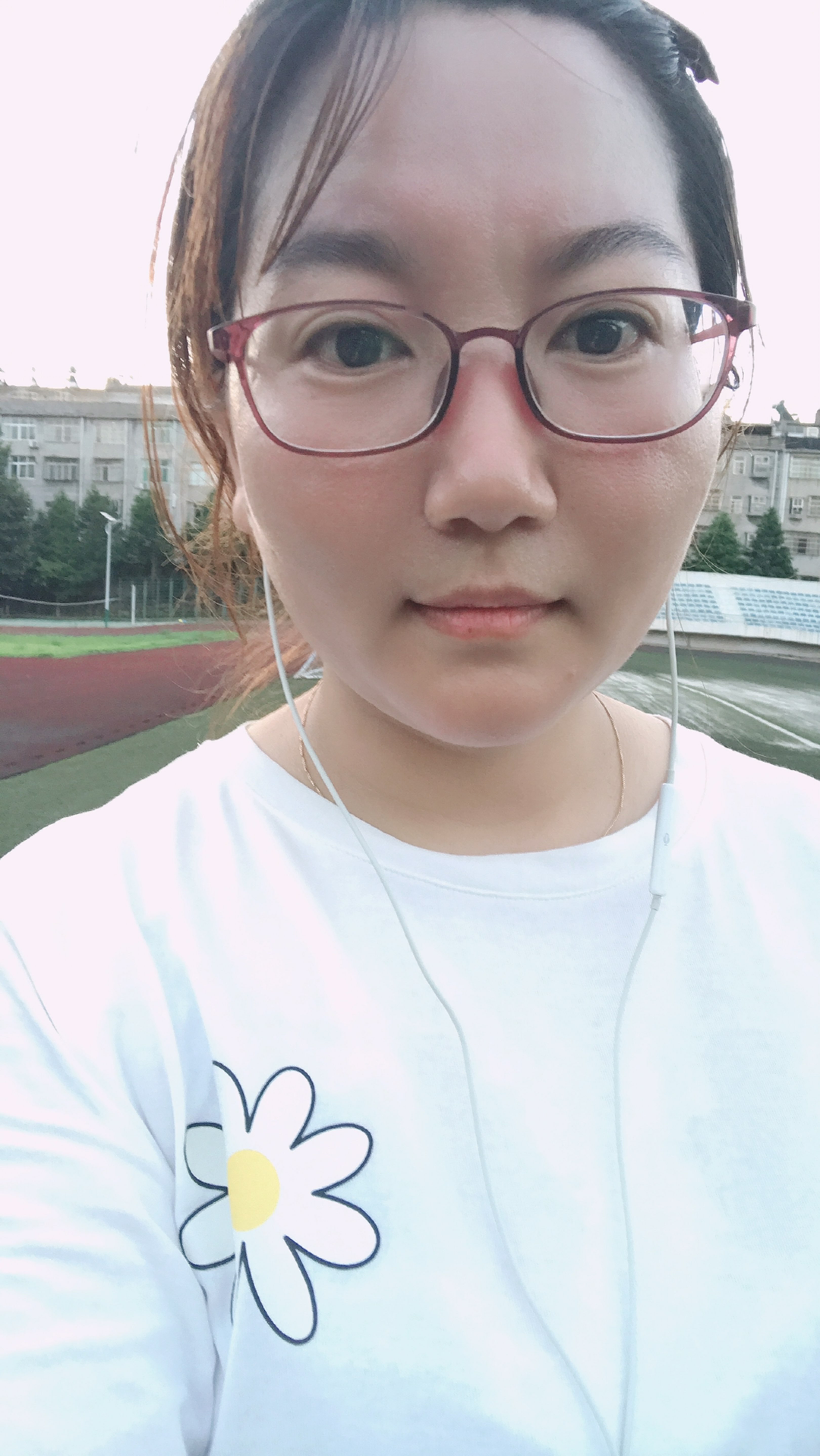 18公里, 51分38秒  完成 黄梅一中运动场  刷新了最长跑步时间的个人