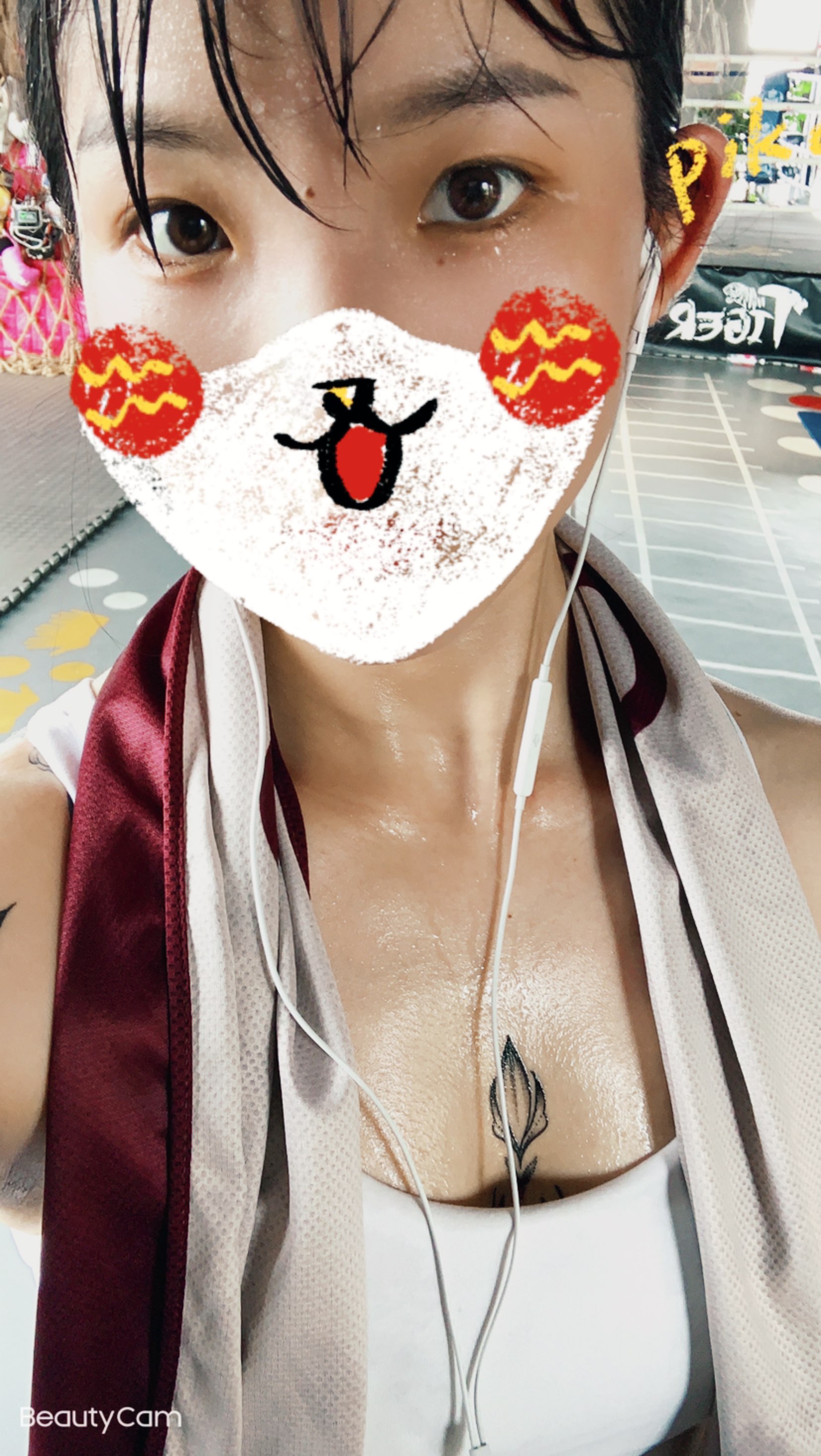 今天越跑越起劲儿,很喜欢这种状态,但不能跑太久,等下要和梁姐虐臀