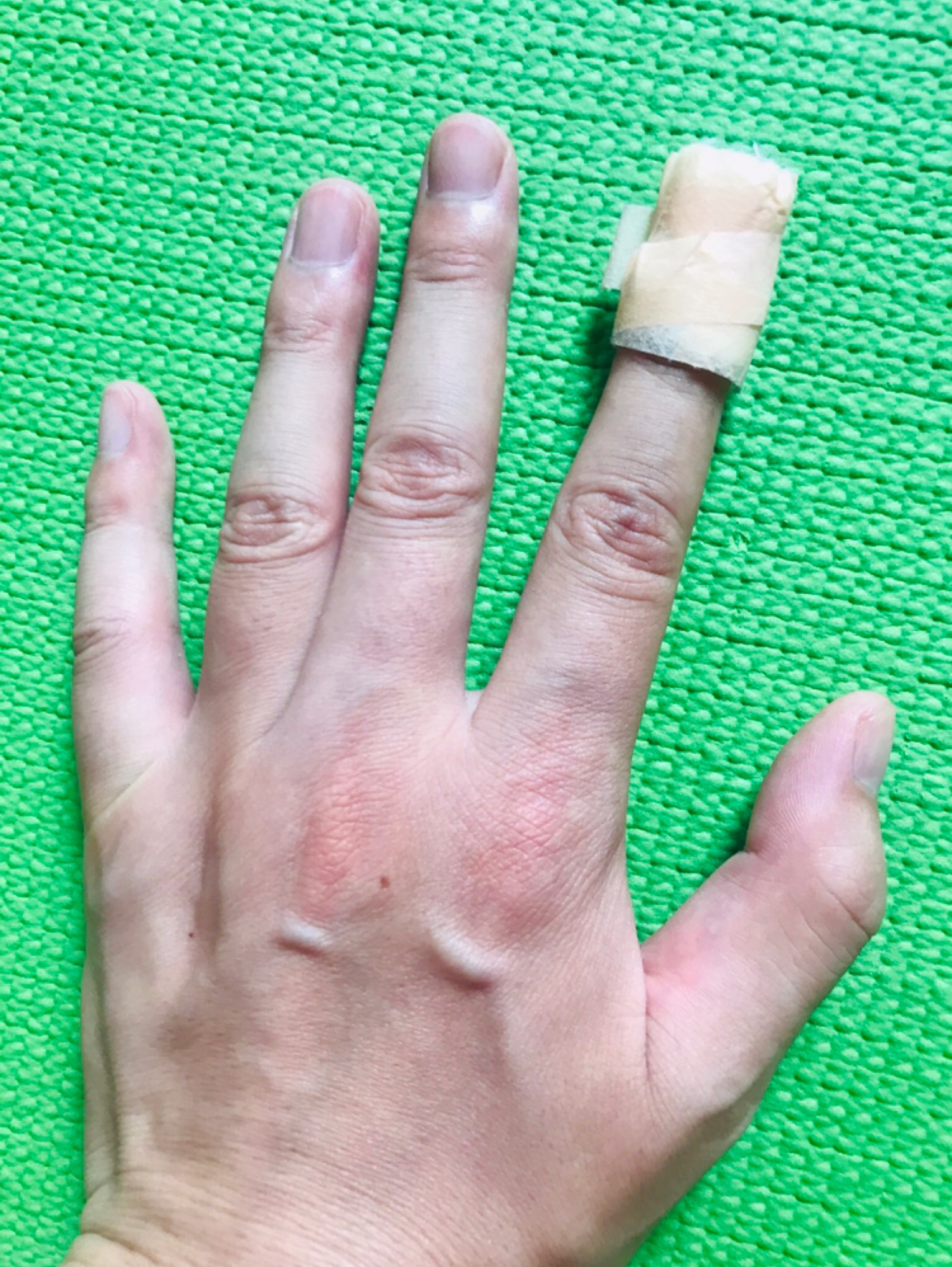 做了快80遍的动作,今天才发现一套下来根本不用手指力量.