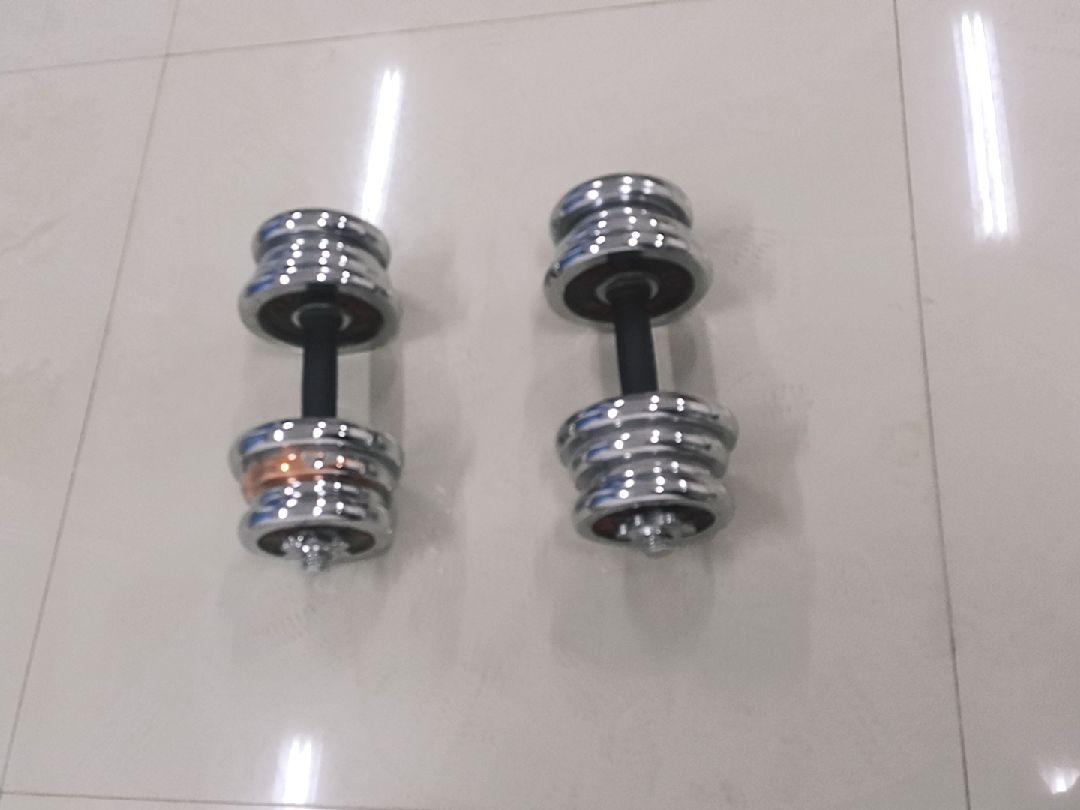 " 站姿肩部深层激活 1x12 哑铃飞鸟 1x10 哑铃飞鸟 1x8 哑铃钻石卧推