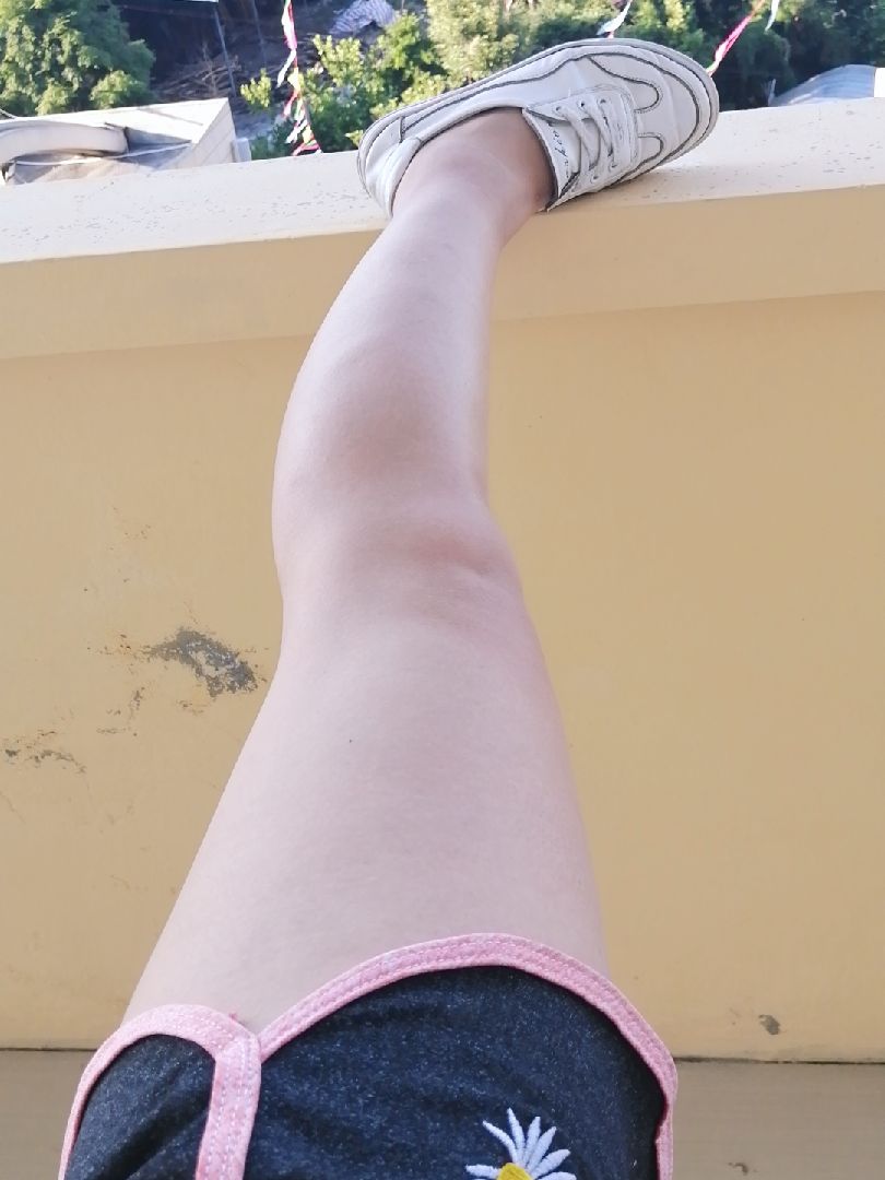 腿巨粗啊,尤其是小腿肚