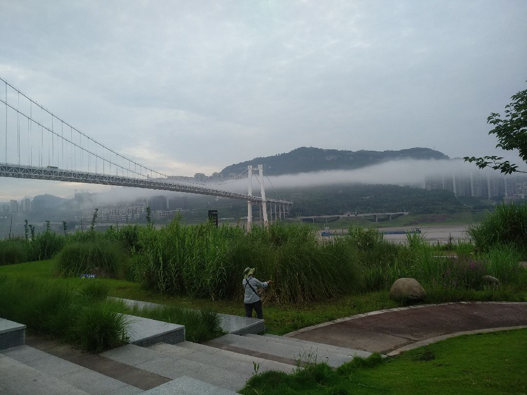 09公里, 31分12秒  完成 万州北滨大道滨水生态公园沿线  获得了r1