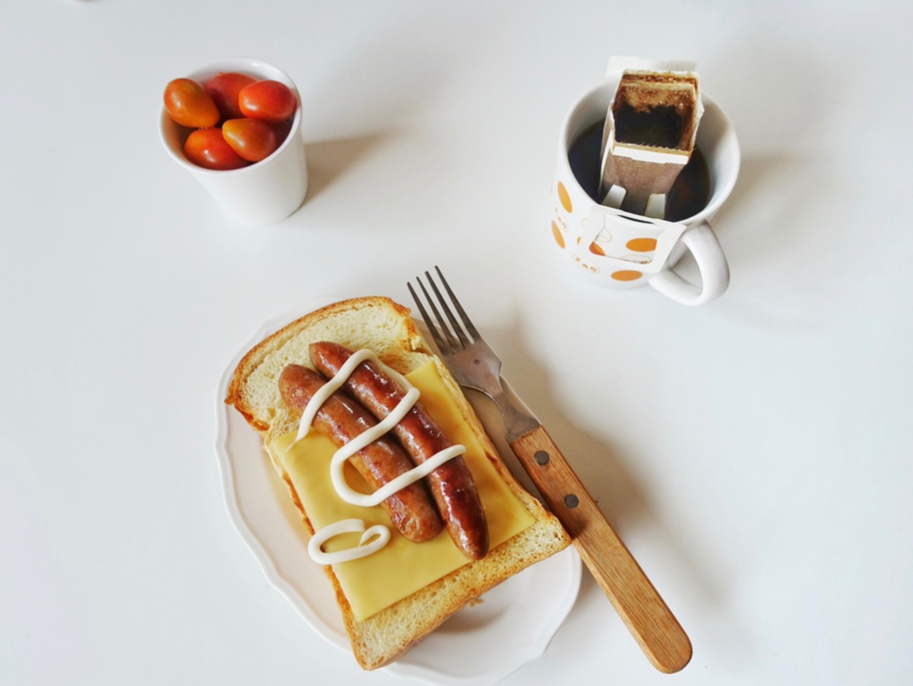 可怕的生物钟,不分周末依旧五点自然醒闷热的天气跑完就跟游了泳一样