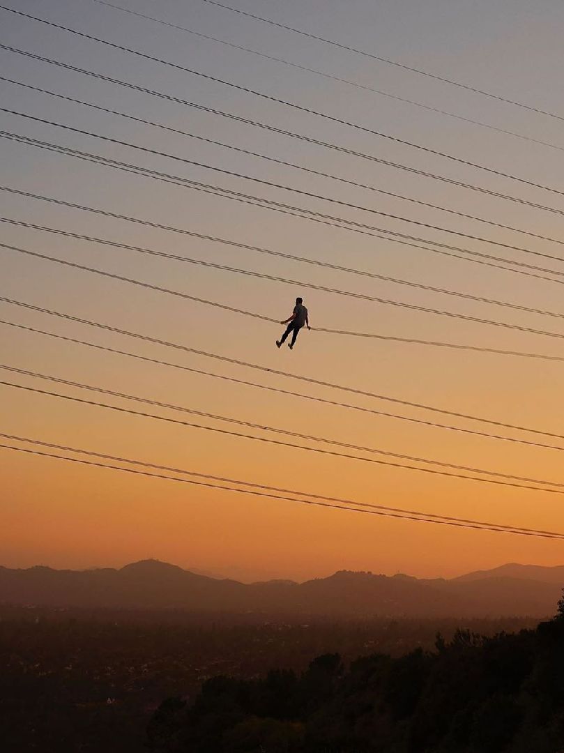 翘曲卷腹转体 1x15 仰卧交替抬腿 1x30" 支撑侧提膝 1x16 仰卧风车 1x