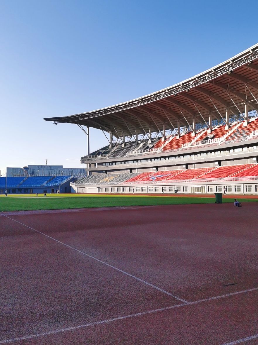 22公里, 41分10秒  完成 乌兰察布体育场  获得了r3等级  获得了连跑3