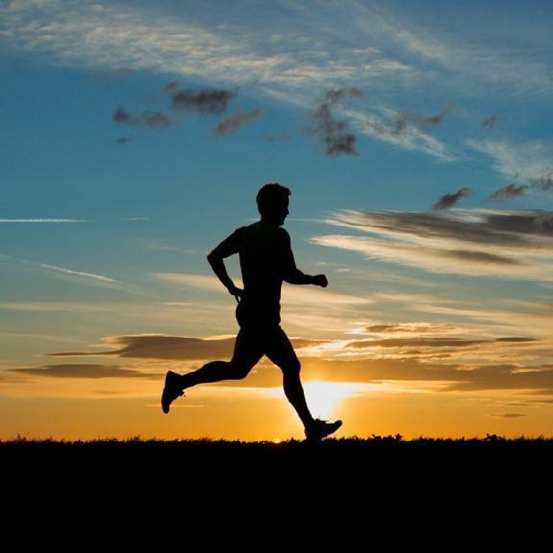 一个人跑步图片 微信图片