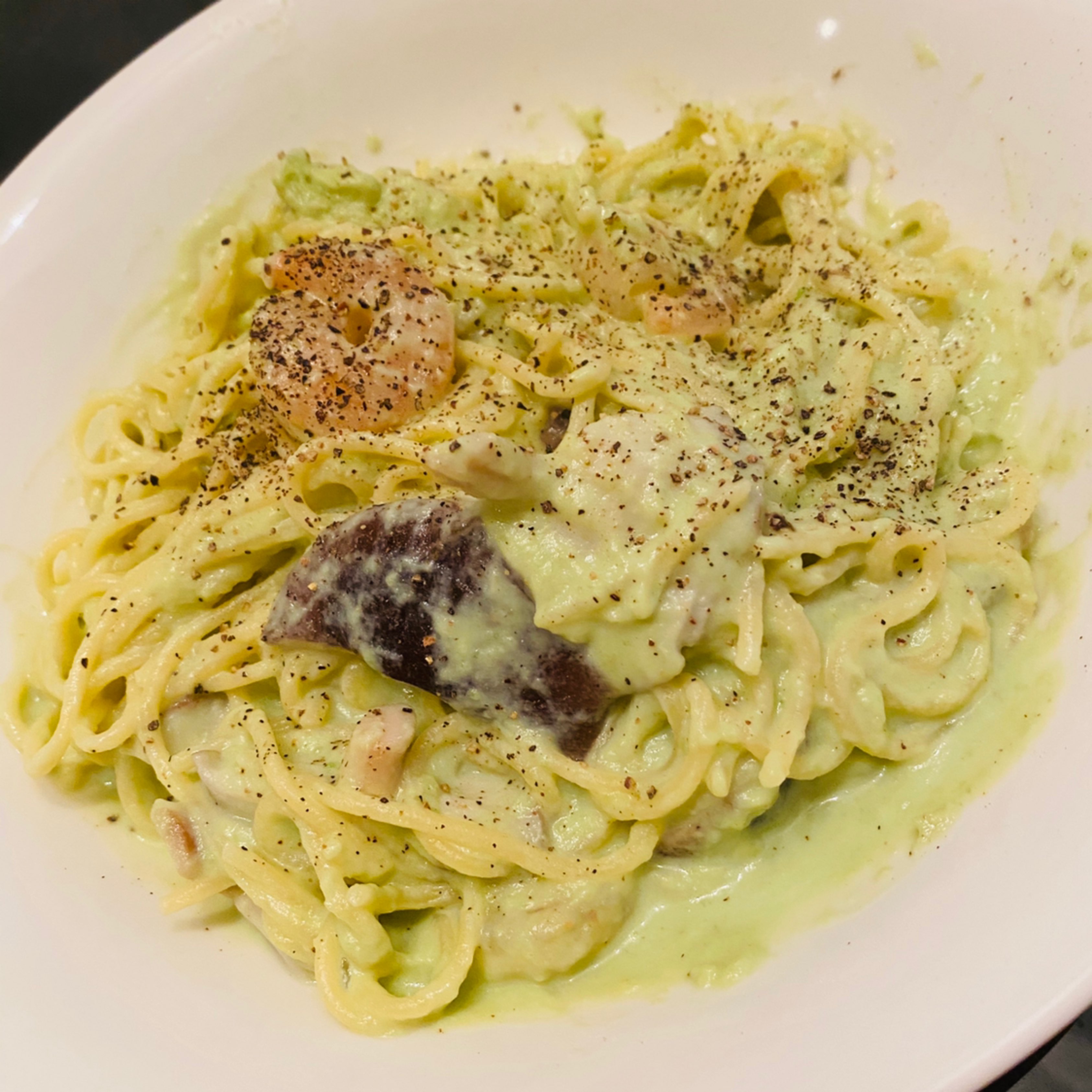 自制牛油果酱意面(^ ^)