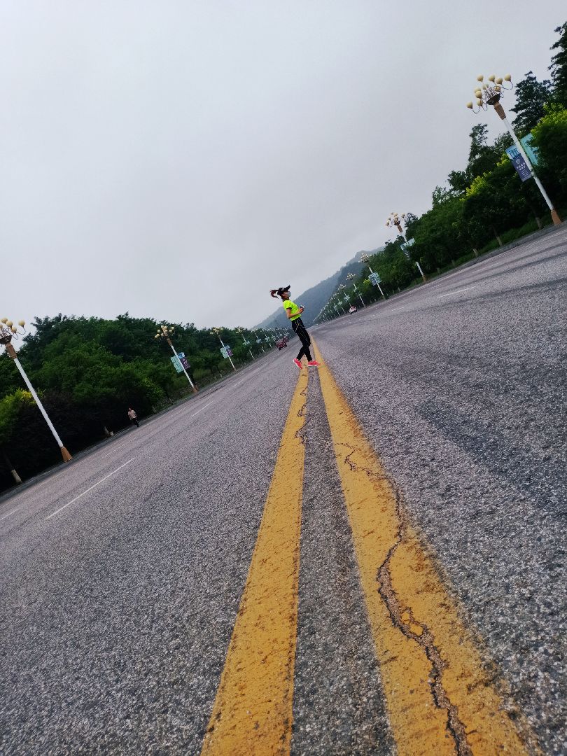 7公里, 1小时50分47秒  参与 凤凰山-凤城南环公路跑 跑  开启跑步