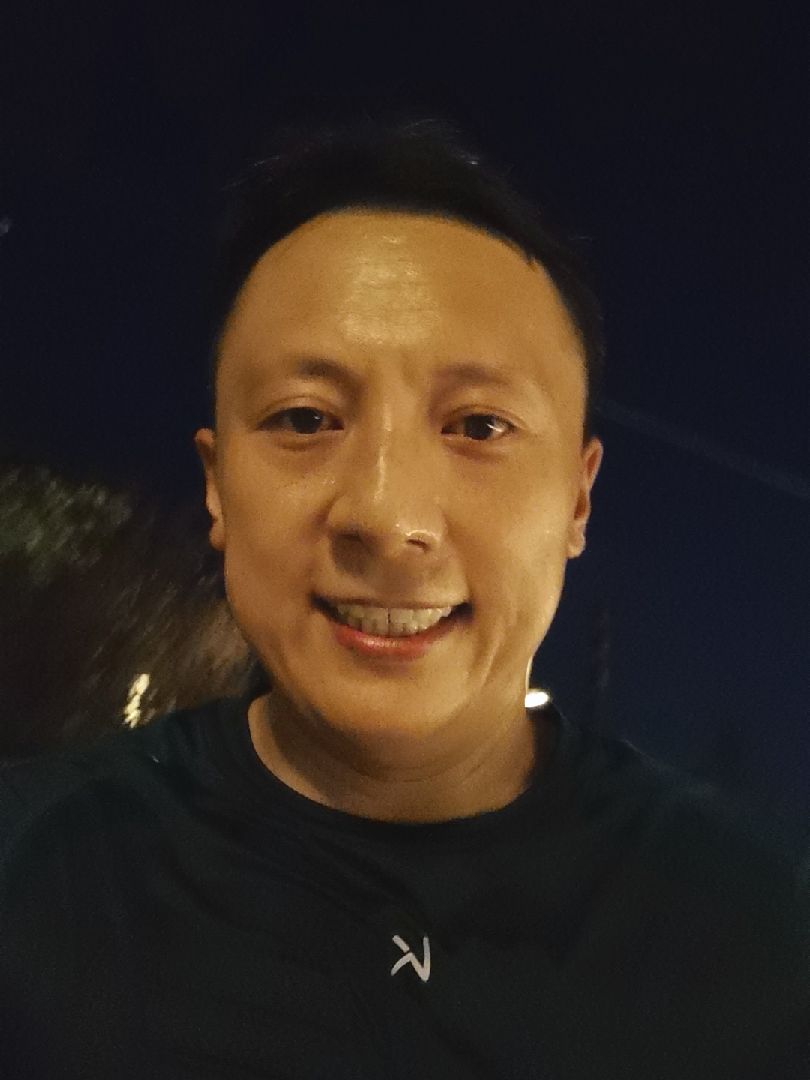 3公里, 1小时0分0秒  完成 公主岭南站站前广场  开启跑步实况 精彩