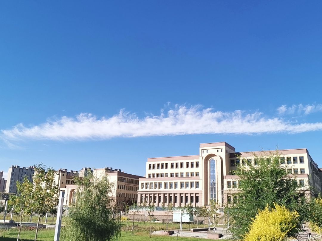 72公里, 34分13秒  完成 新疆师范大学校园夜跑线路  获得了r4等级