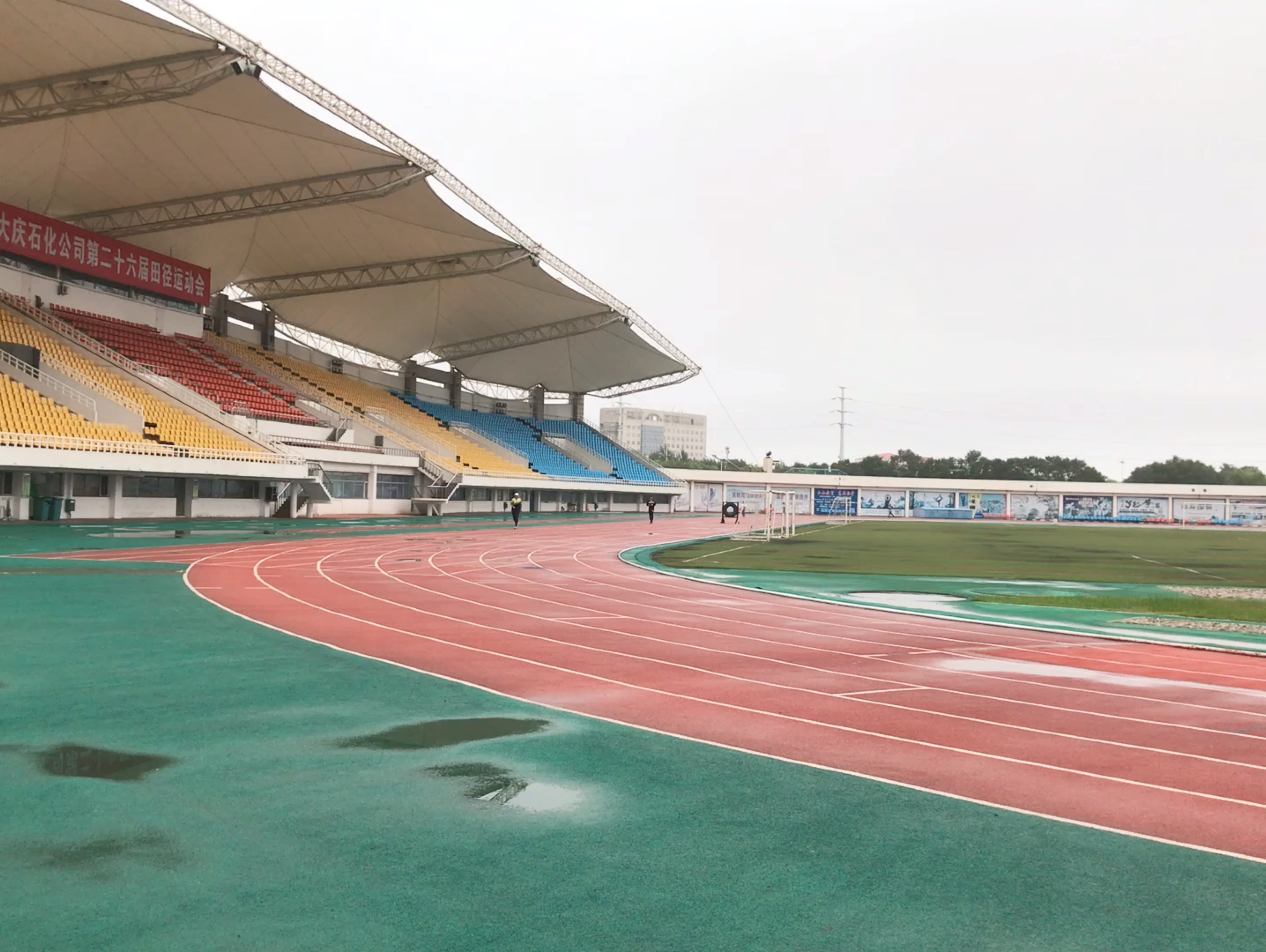 2公里, 49分59秒  完成 石化体育场  开启跑步实况 精彩动态 骑行莲花