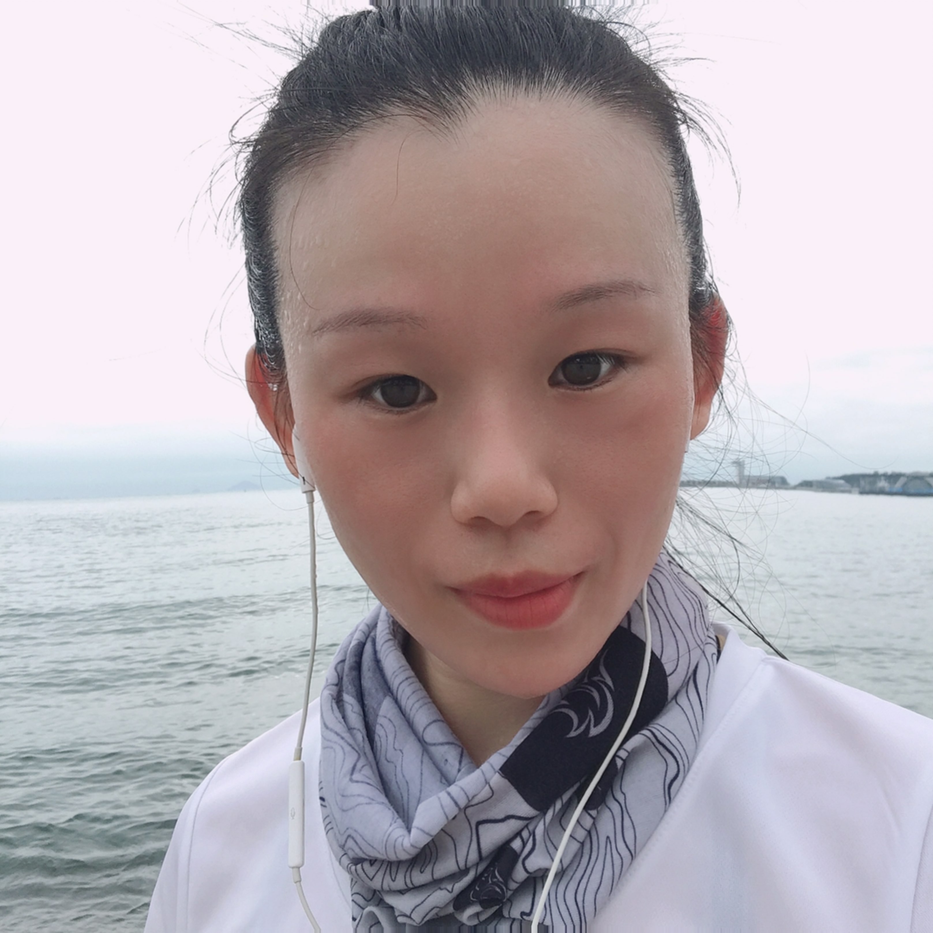 比昨天出来的晚点儿[苦笑]今天阴天没那么晒[星星眼]_keep