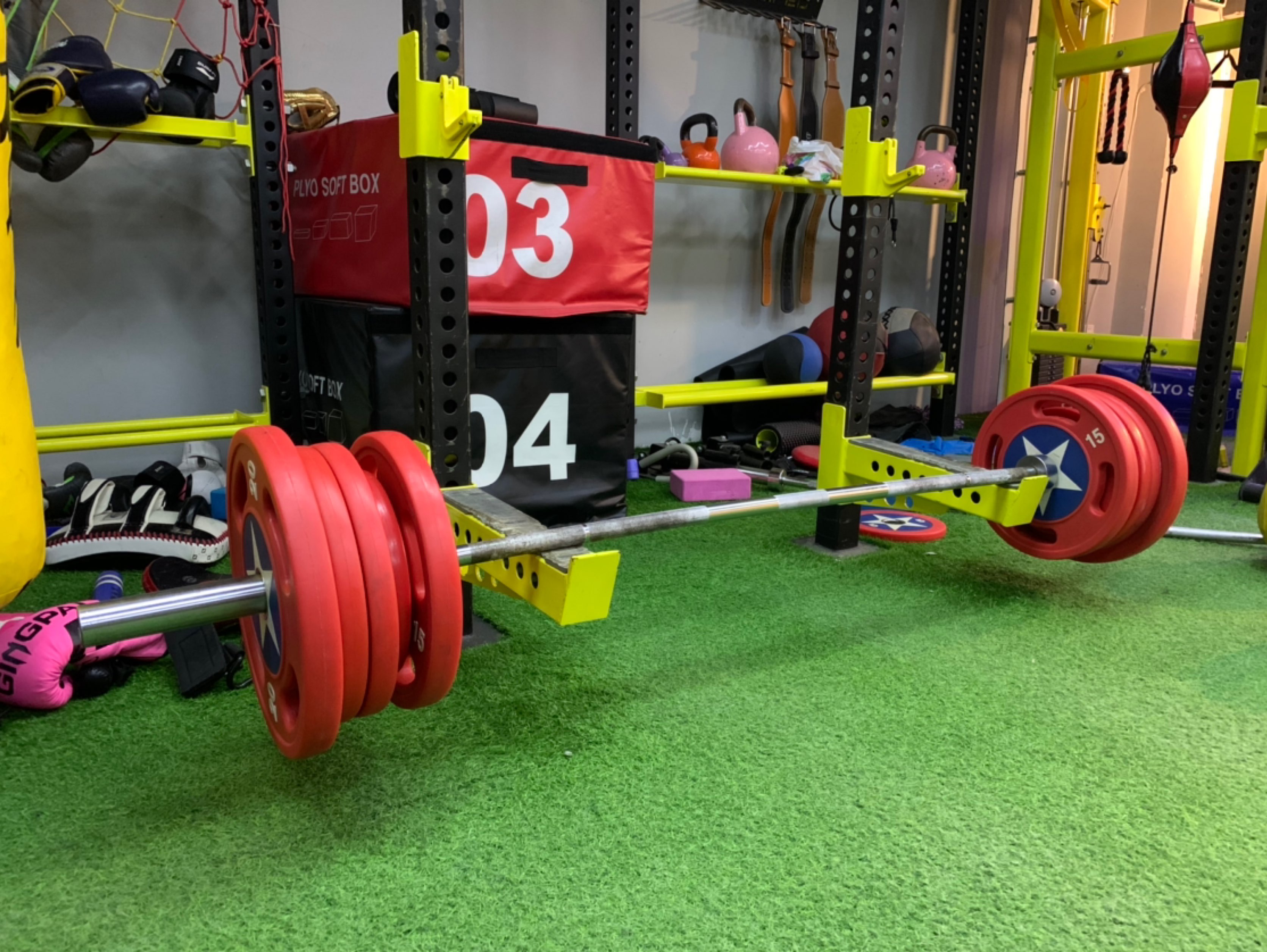 翘曲卷腹转体 1x15 仰卧交替抬腿 1x30" 支撑侧提膝 1x16 仰卧风车 1x