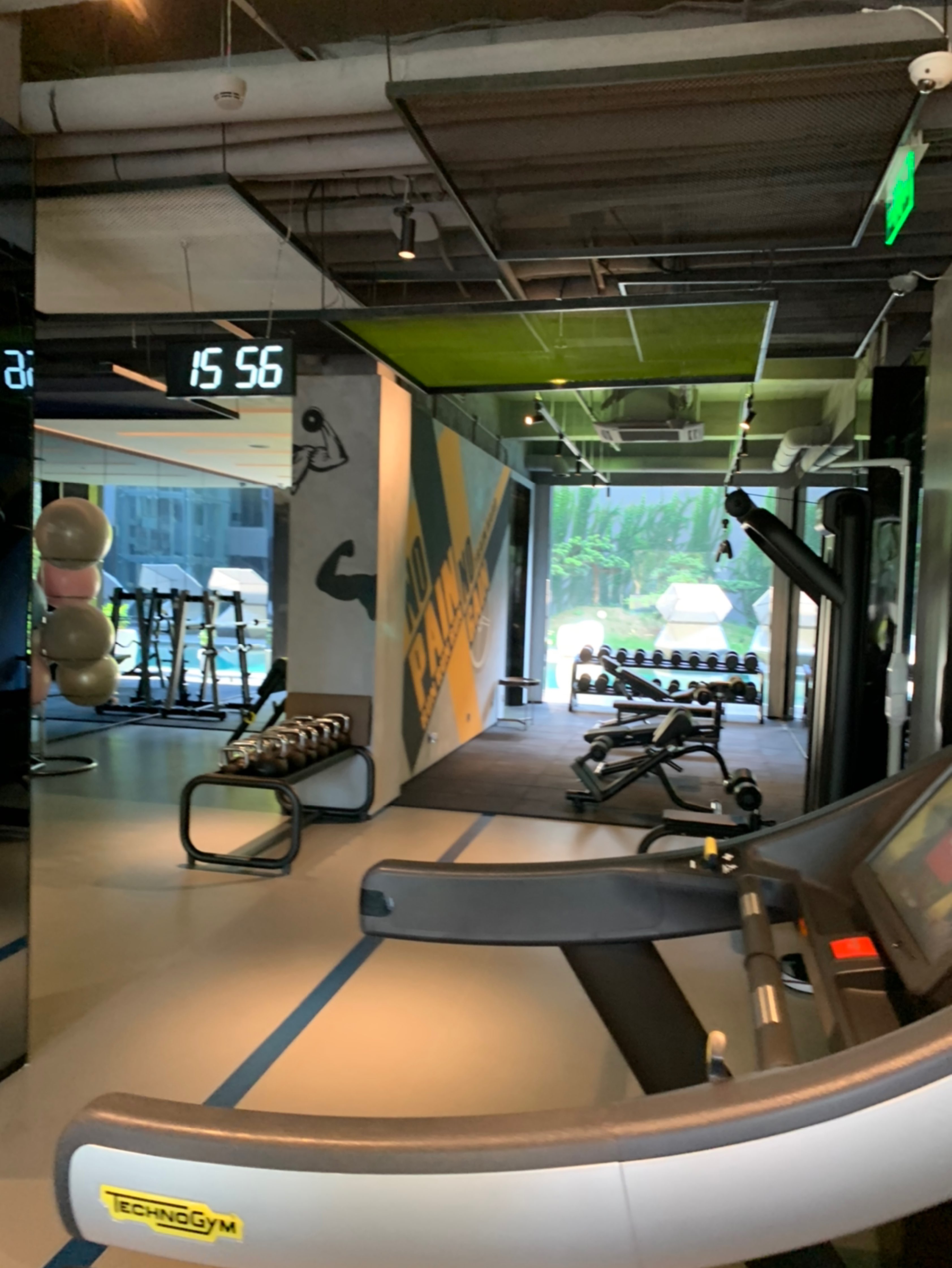 高级健身房啊好棒