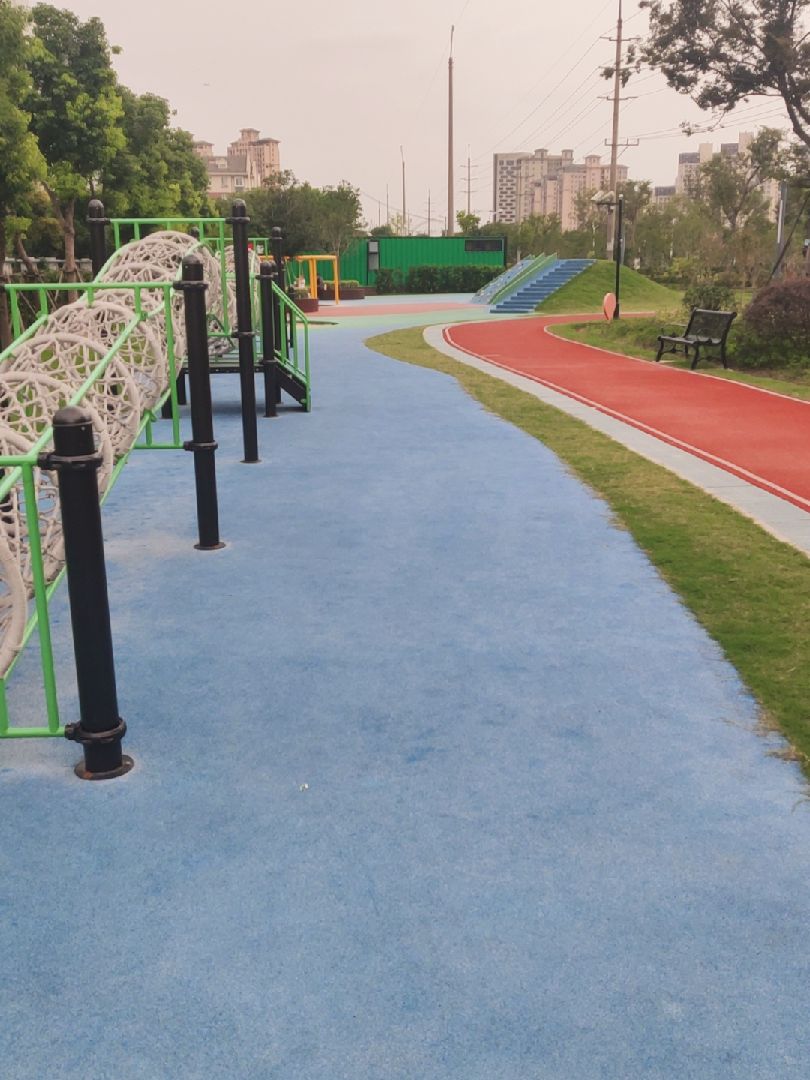 0公里, 51分56秒  完成 北水湾体育公园  刷新了10km跑最佳成绩的个人