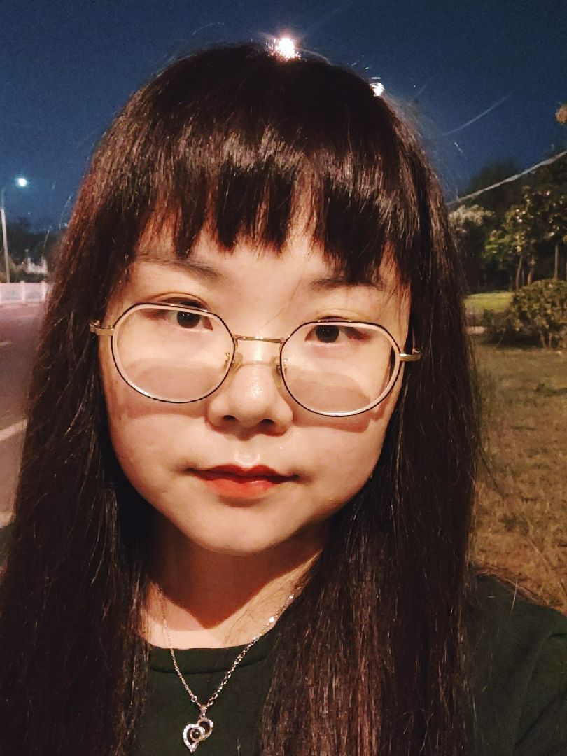 换发型了有点傻