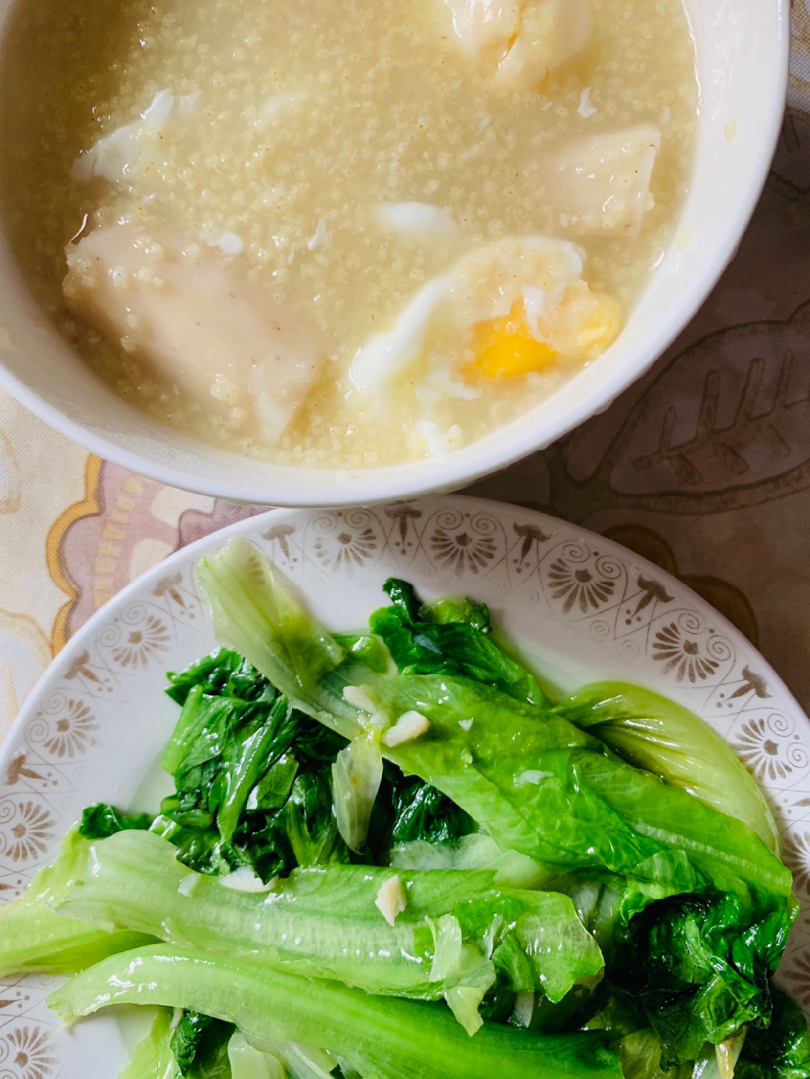 营养早餐,吃的有点晚[吐舌]减脂日,素食小米粥77山药77鸡蛋,搭配