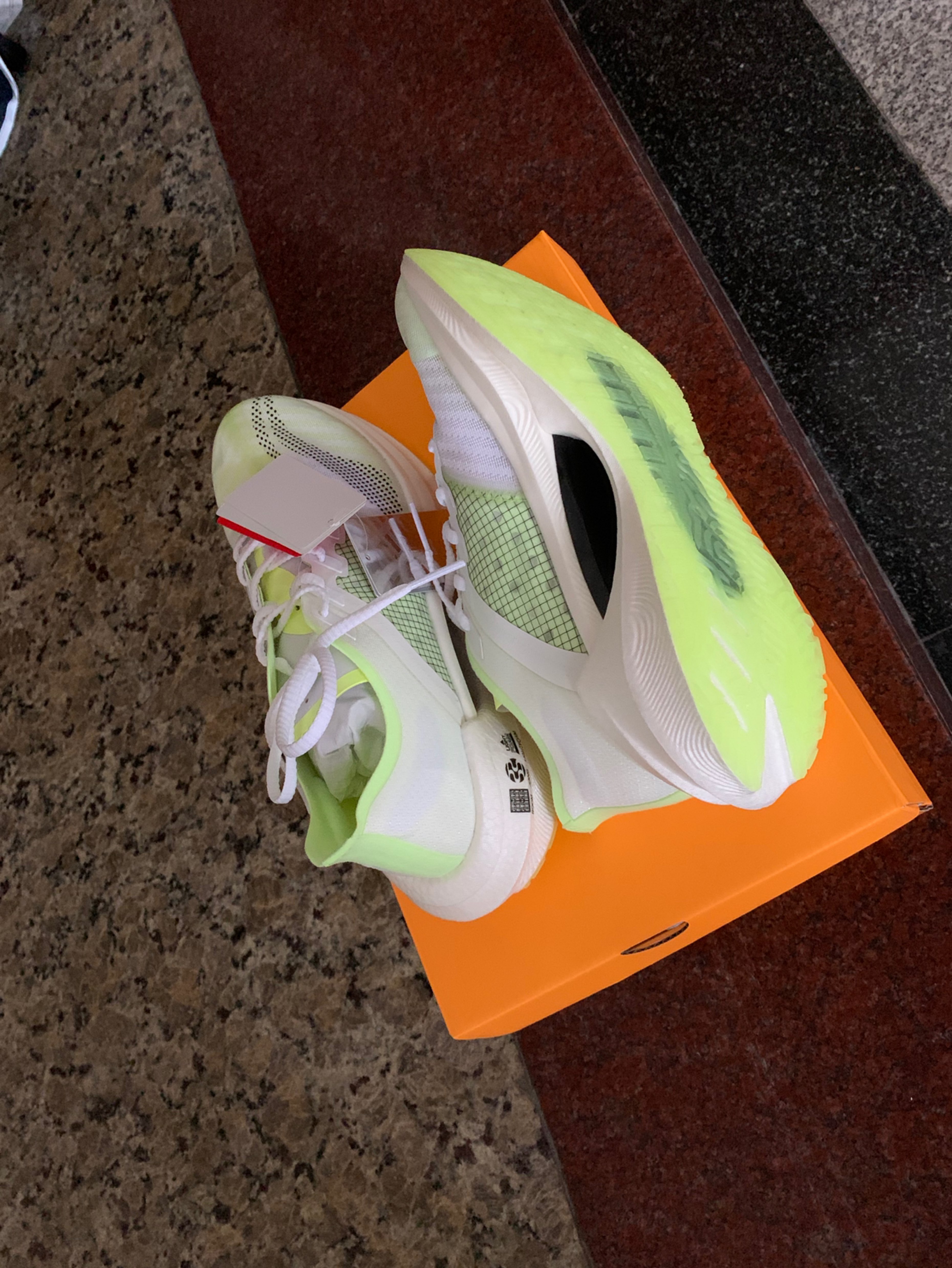 李宁绝影essential