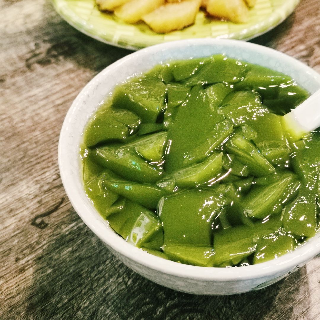 牛杂 冰粉 牛腩粉 小麦糕 六靖凉粉最后还有一碗好吃到忘拍照的鱼头粉