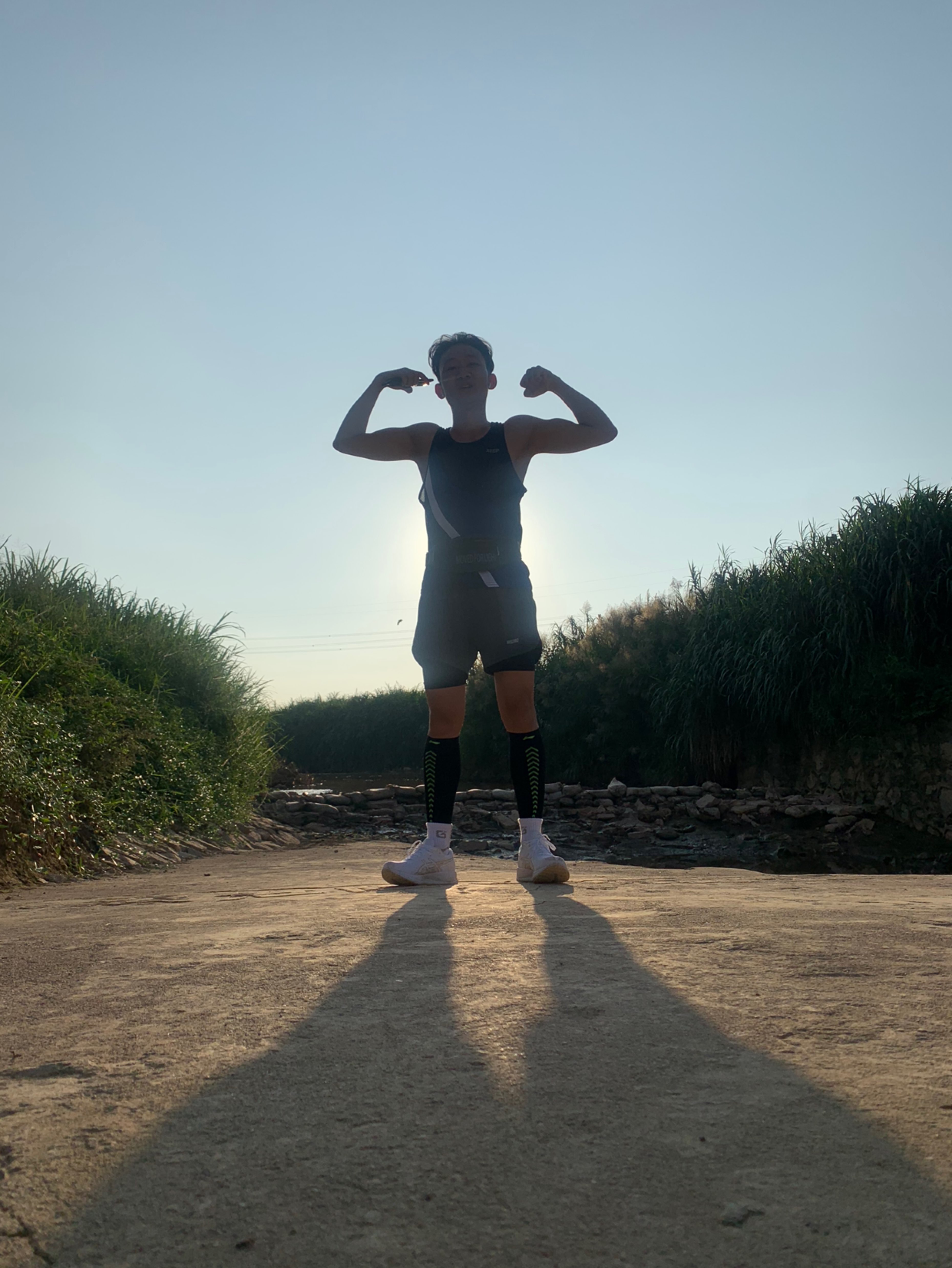 好想跑全马跑跑停停在拍照影响跑步效率