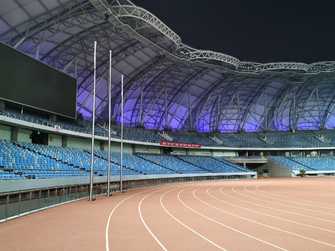 沧州体育馆的跑道有点硬了,是天冷了吗[肌肉][肌肉][肌肉]