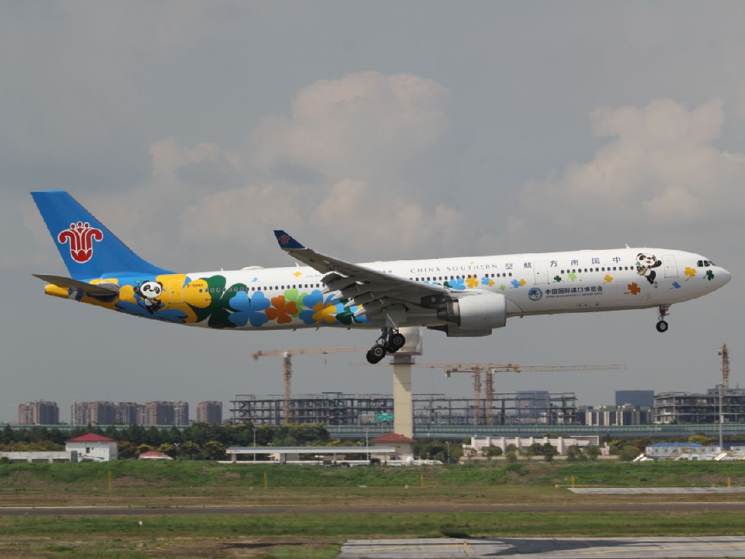 朋友转发南航进博会号76我是一直没拍到再有机会只能去大兴了远