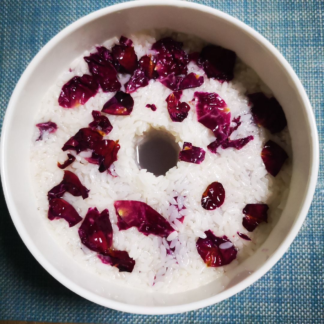 玫瑰花酒酿做好咯!坐等两天后吃