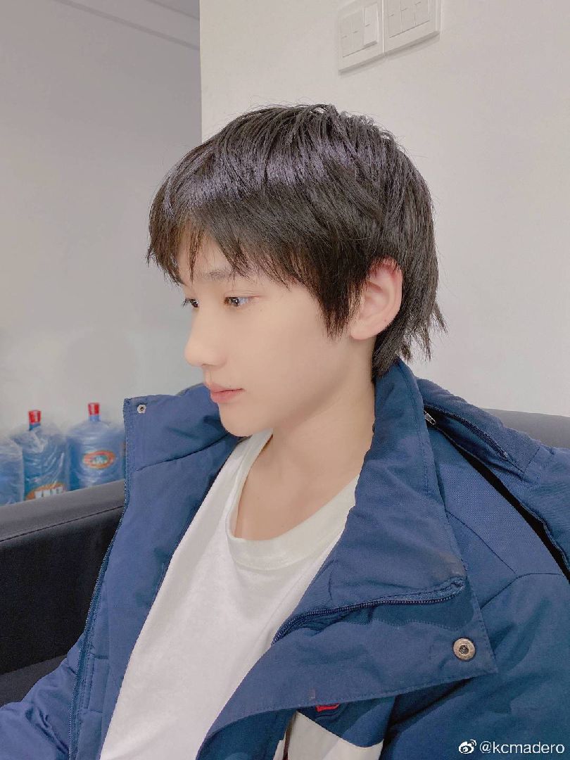 今天是我们tf家族三代的余宇涵十四岁生日快乐