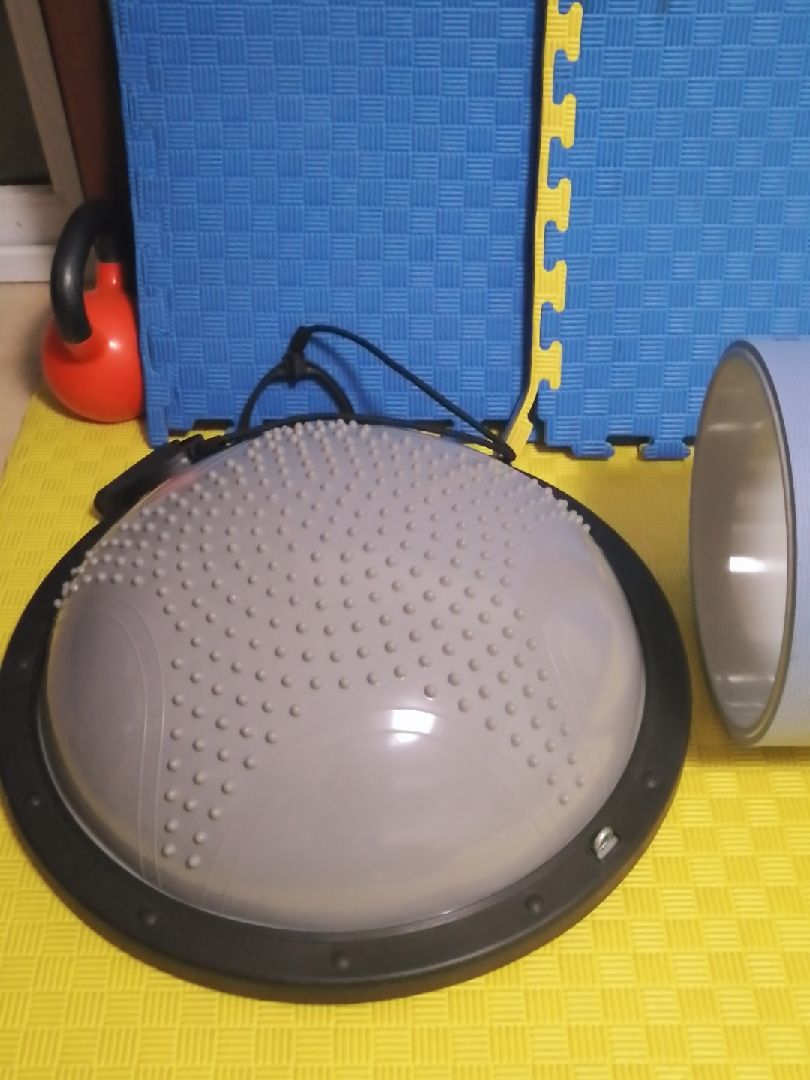 波速球单腿深蹲