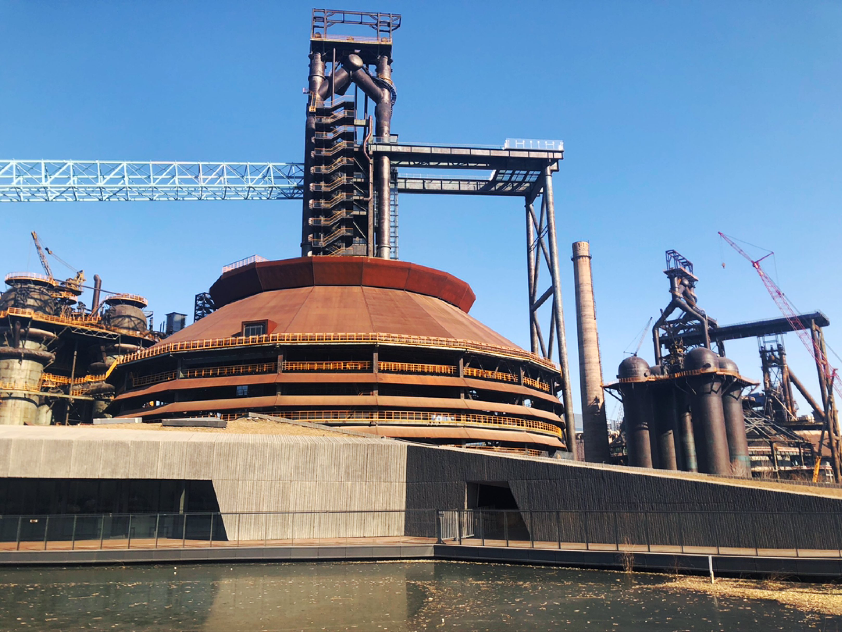 首钢艺术区是不是有种废土风变形金刚的即视感