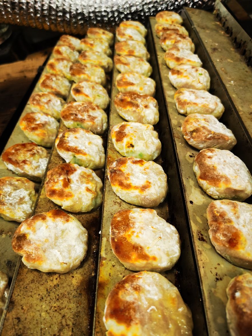 古镇诱人的特色早餐呢年糕糳浦江麦饼全部拿下撑的有点爽玩的有点嗨