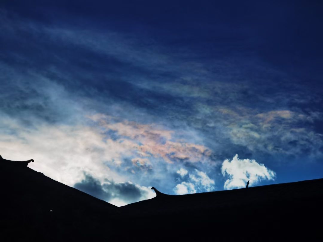 在像云一样的日子神游天外缥缈万里