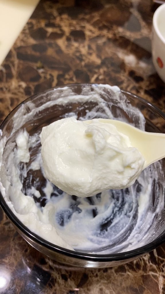 完成脱离乳清的酸奶