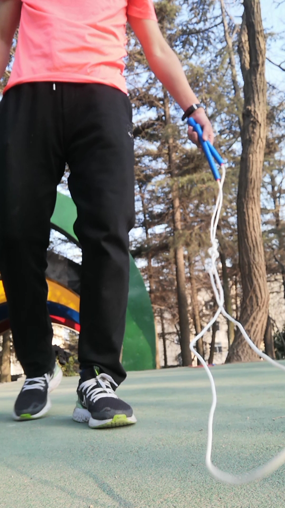 解锁交叉双摇跳绳