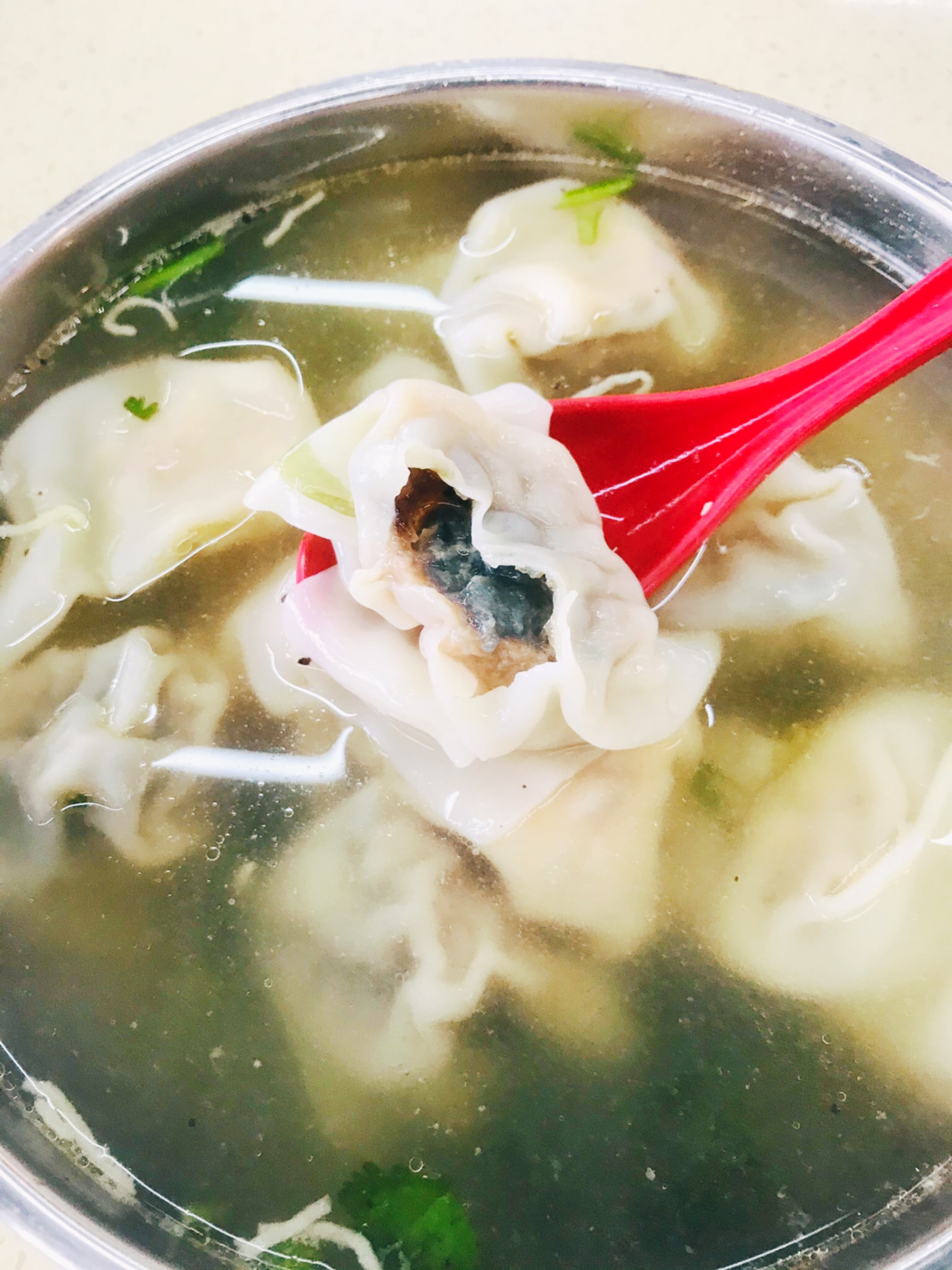 皮蛋馅儿的馄饨,真好吃呀!我以前怎么都不知道呢?