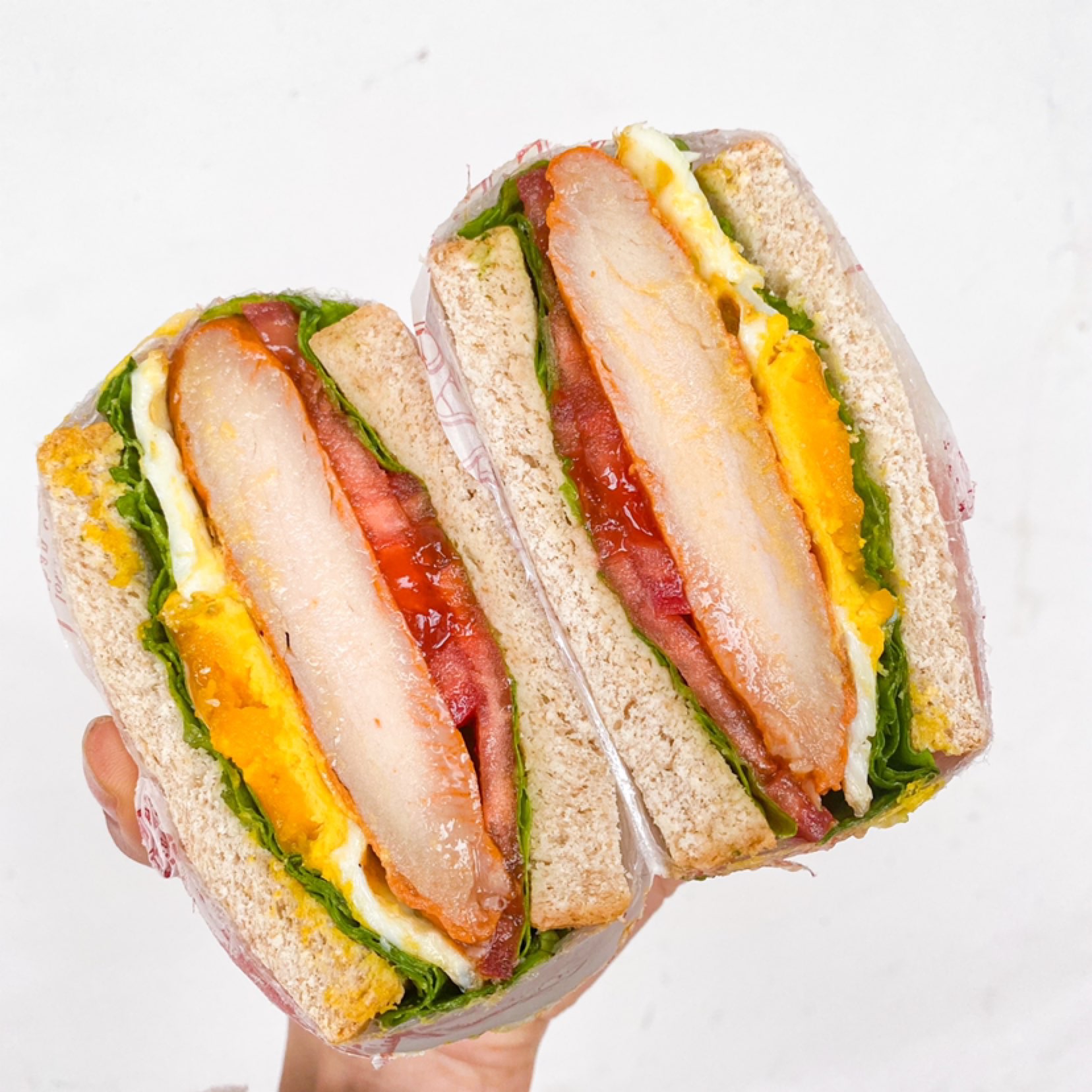 全麦巨无霸三明治黑咖啡三明治饱腹感太强了吃了半个就饱了